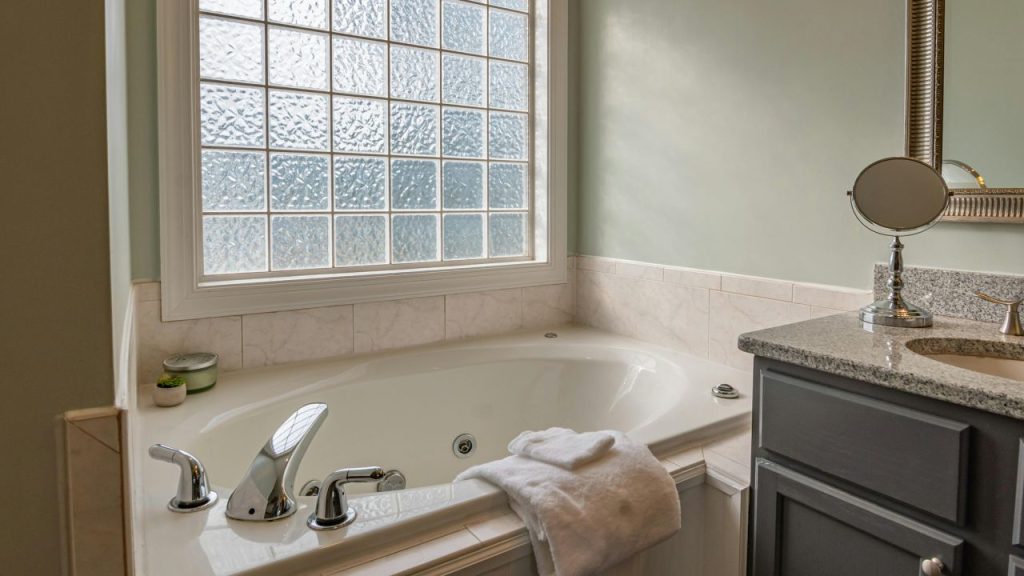 Whirlpool Tub