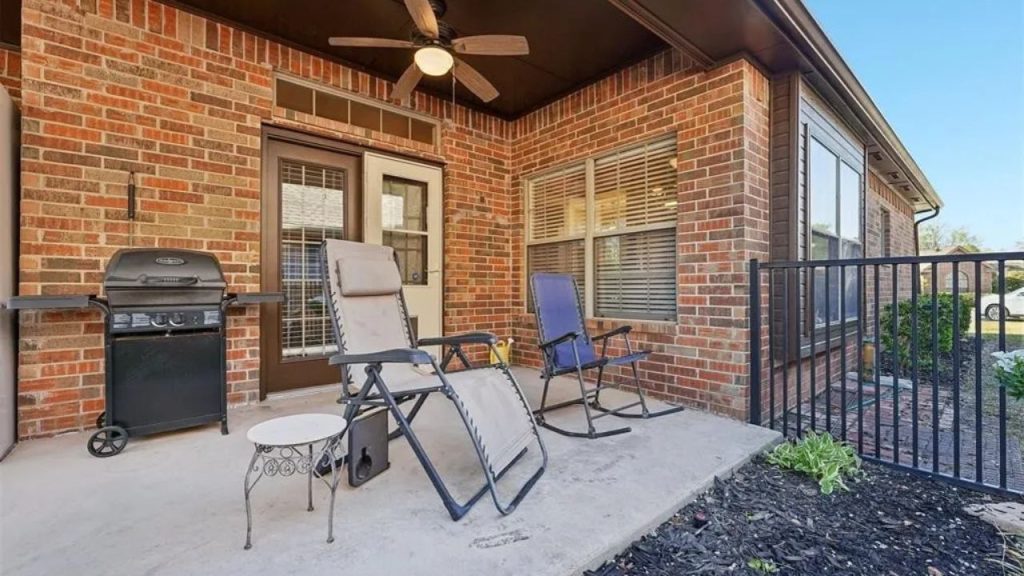 Relaxing Outdoor Living Space