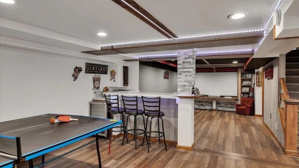 Entertainer’s Basement with Bar & Theater
