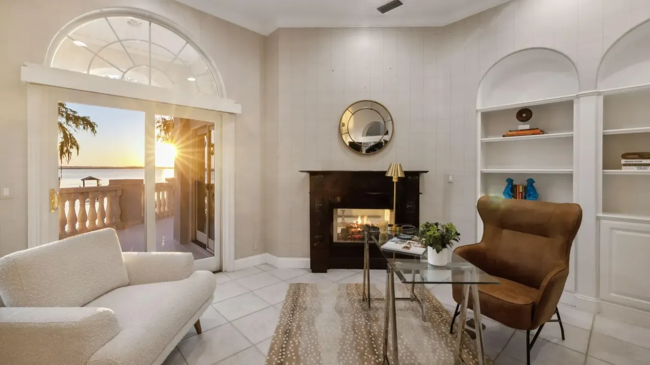 Tour This 1998 Collier Home With Renovated Baths and A 3-Car Garage in Jacksonville, FL. (With Floor Plan)