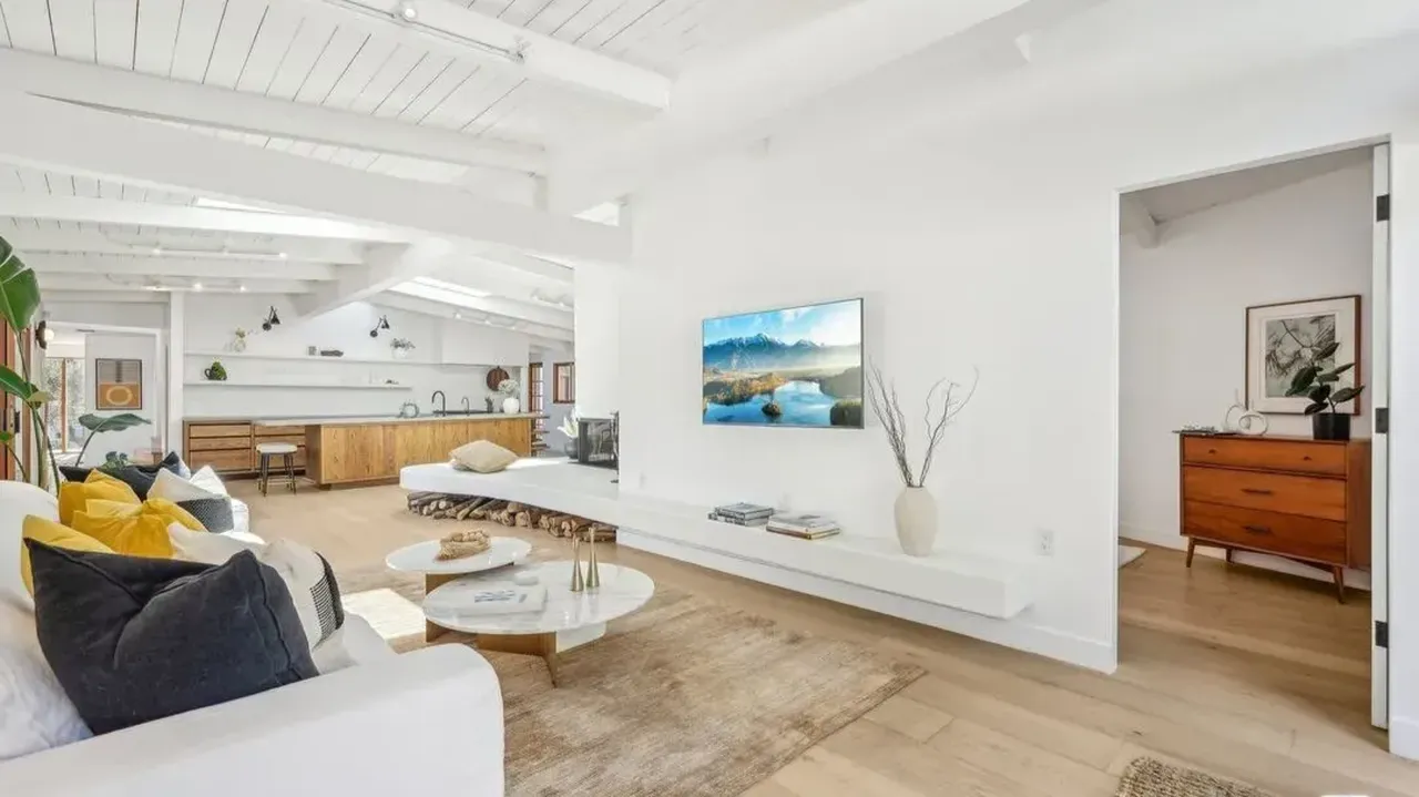 Tour This Hollywood Hills Mid-Century Gem With Pool, Hot Tub & Zen Vibes (Floor Plan Included)
