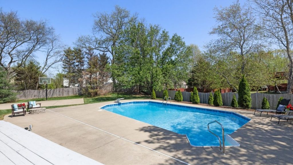 Private Poolside Entertaining Oasis