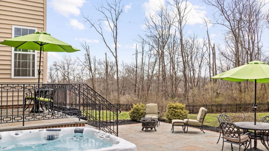 Backyard Oasis with Hot Tub