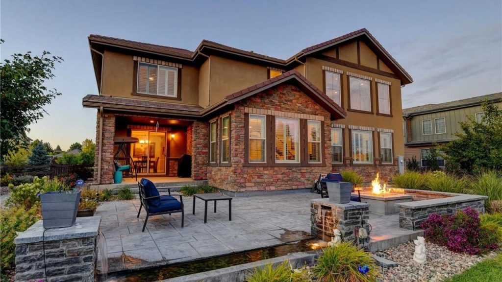 Entertainer’s Dream Outdoor Escape