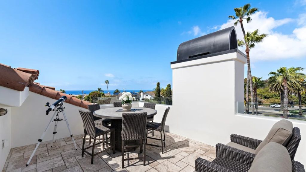 Rooftop Ocean View Escape