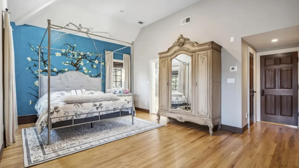 Tour a 10,000+ Sq-ft Luxury Home with In-Ground Pool, Gym, and Wine Room in Staten Island (Floor Plan Inside)