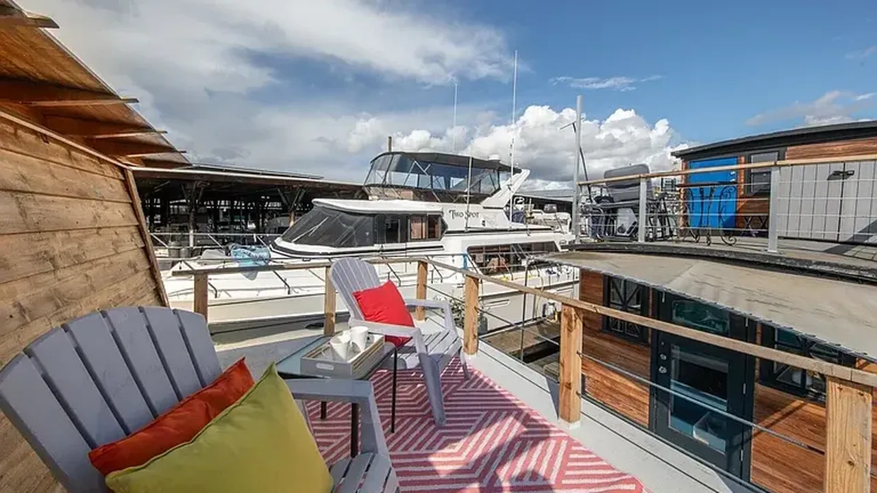 Tour This 1-Bedroom Floating Home with Upper Deck and Heated Floors in Seattle (Floor Plan Included)
