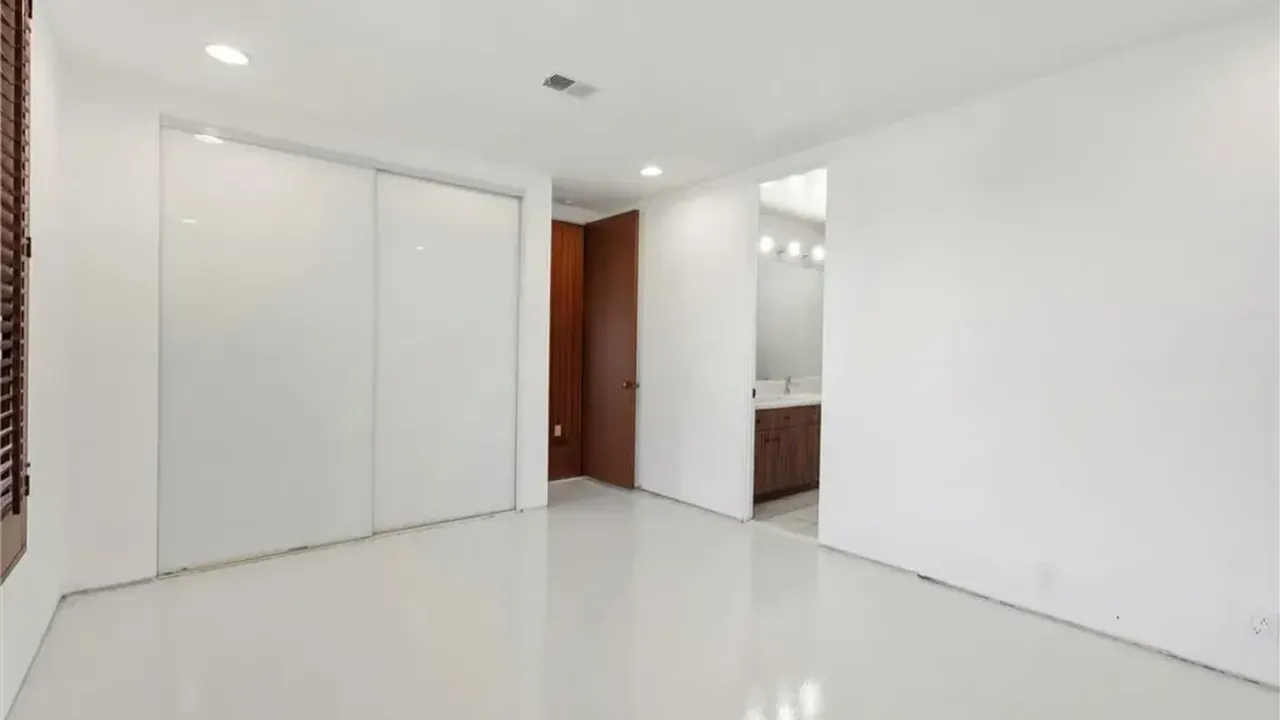Tour This $4.7M Los Angeles Mid-Century Gem with Chef's Kitchen and Spa-Like Primary Suite (Floor Plan Inside)