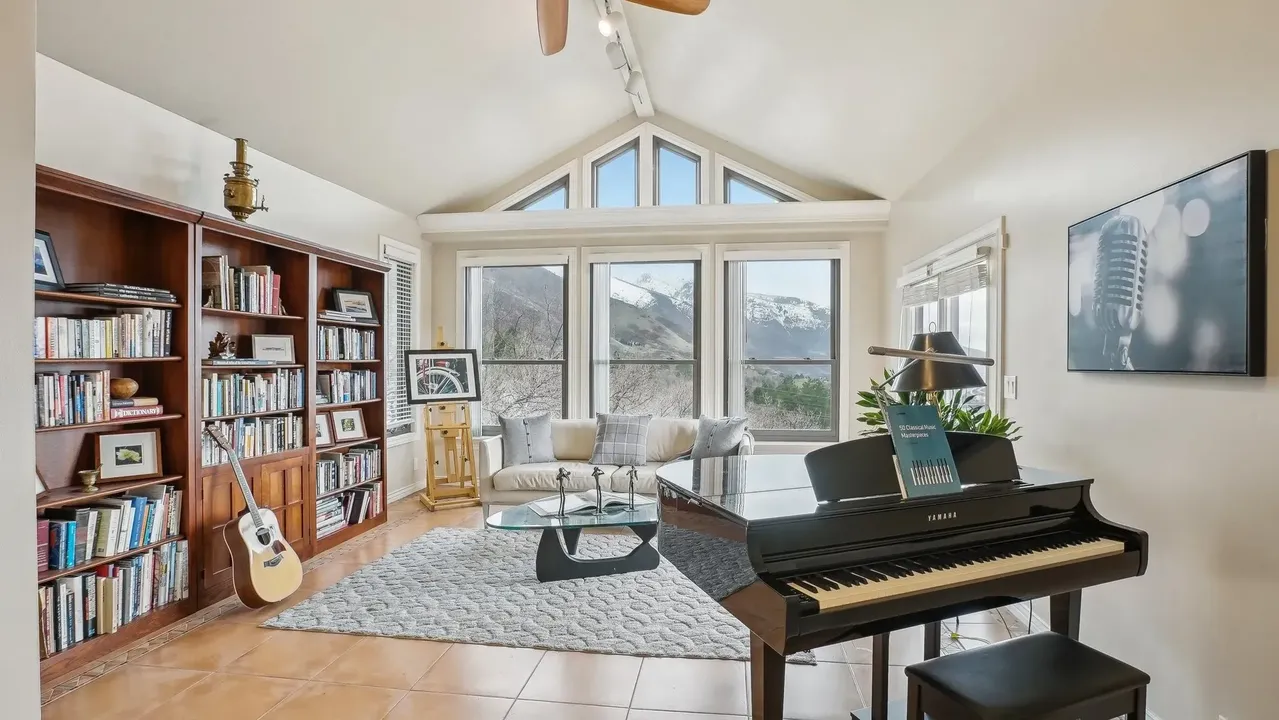 Discover a Mountain Retreat Contemporary A-Frame with Open Floor Plan and Easy Access to Amenities (Floor Plan Inside)