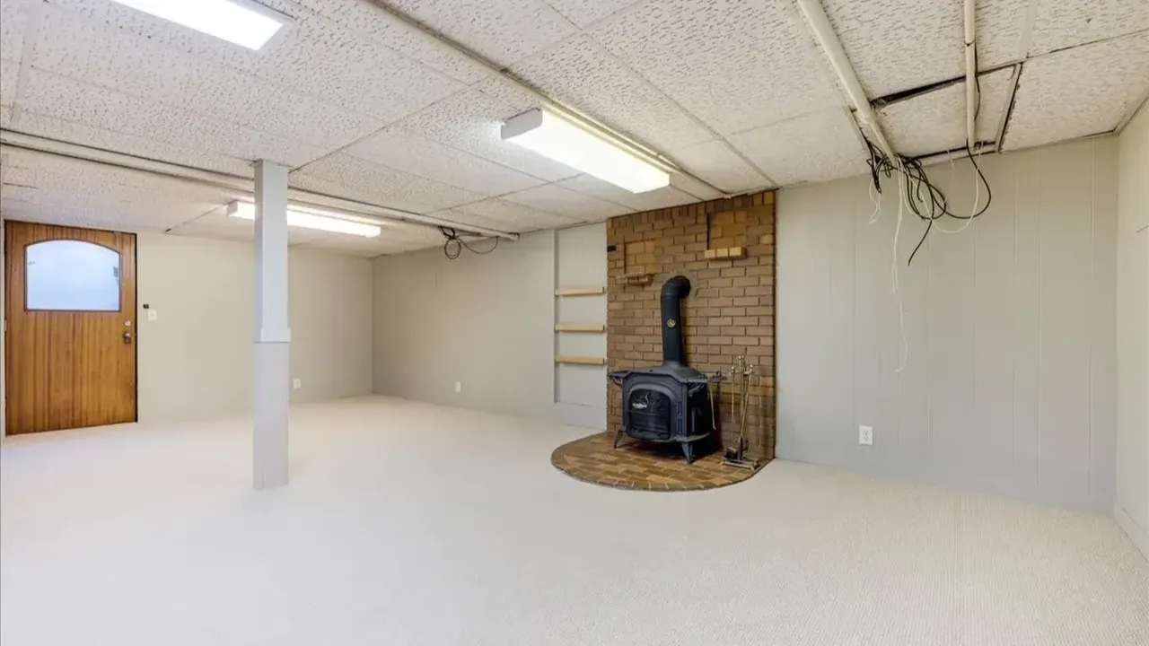 Elegantly Updated 1930 Tudor with Stunning Kitchen and Outdoor Fire Pit in Oregon City