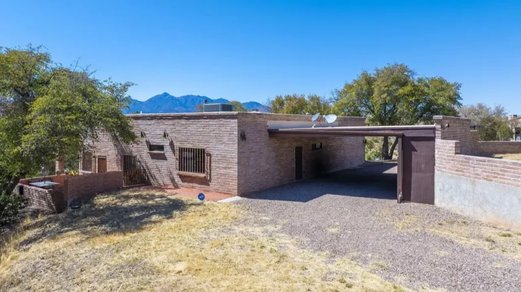 Southwestern-Style 2-Bedroom Adobe Home in Sonoita With Soaring Ceilings and Mountain Views (Floor Plan Inside)
