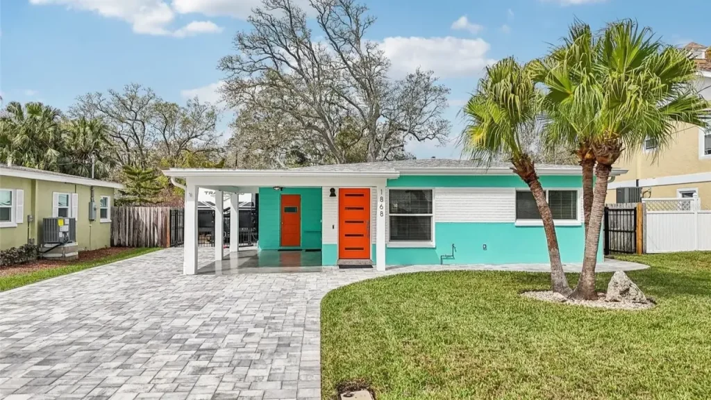 Explore This Small 728 Sq-Ft 2-Bedroom Mid-Century Modern Home in Dunedin, FL (Floor Plan Included)