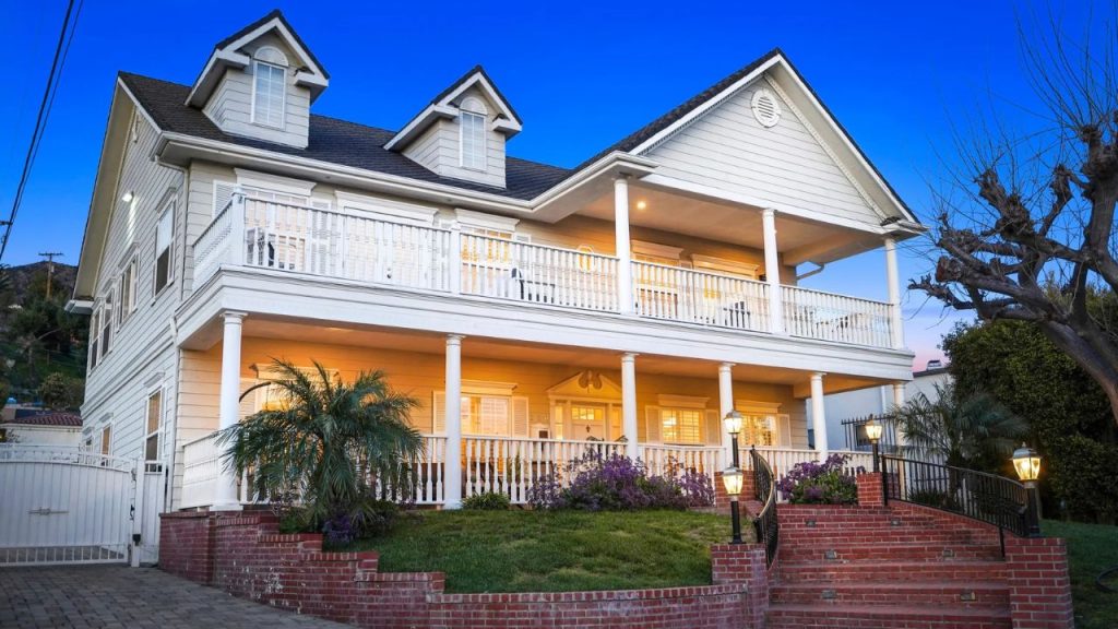 Elegant Southern Colonial Curb Appeal