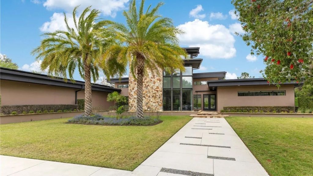 Modern Luxury Estate with Striking Design