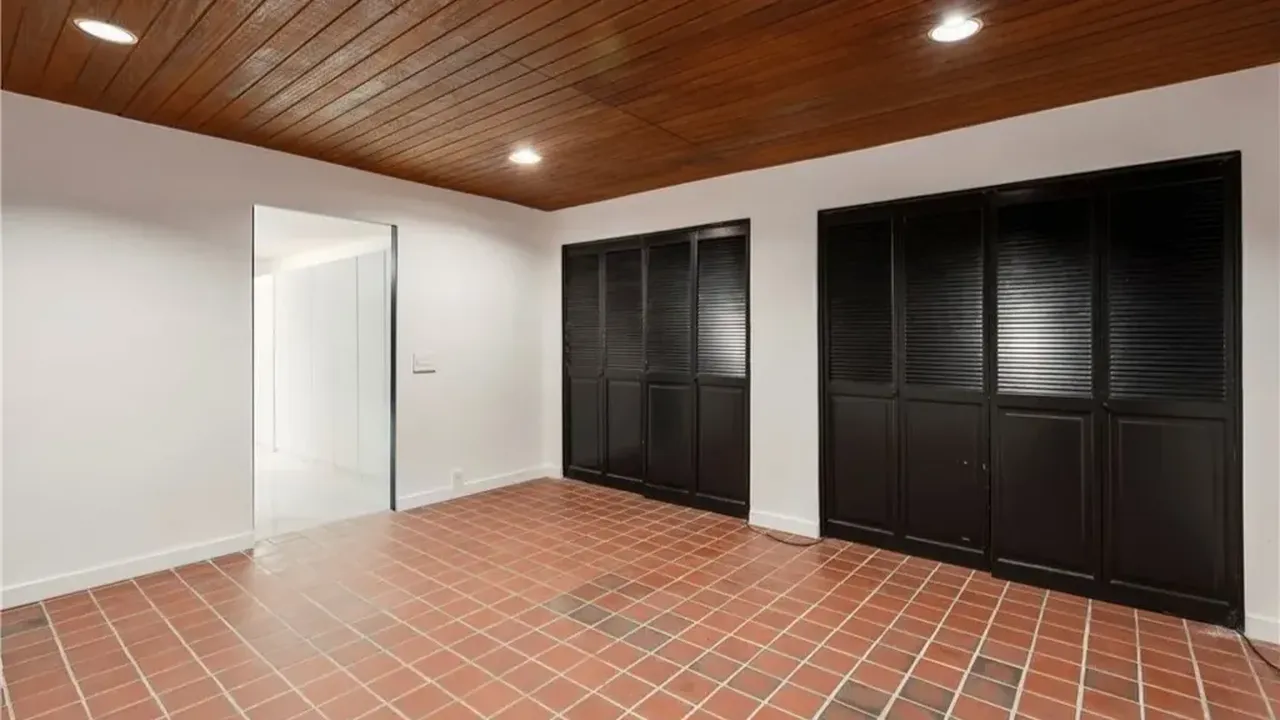 Tour This $4.7M Los Angeles Mid-Century Gem with Chef's Kitchen and Spa-Like Primary Suite (Floor Plan Inside)