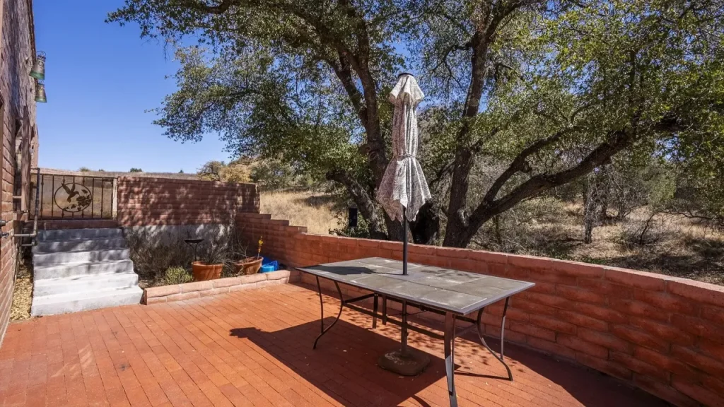 Southwestern-Style 2-Bedroom Adobe Home in Sonoita With Soaring Ceilings and Mountain Views (Floor Plan Inside)