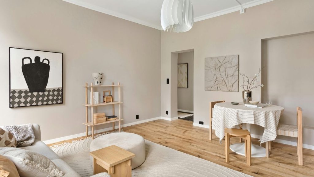 Light Wood Tones
