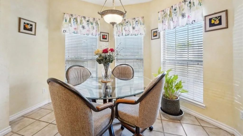 Light-Filled Casual Dining Area
