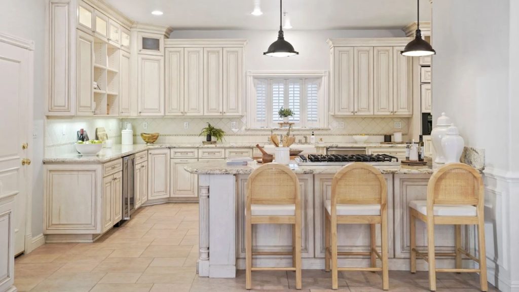 Elegant Chef’s Kitchen With Island