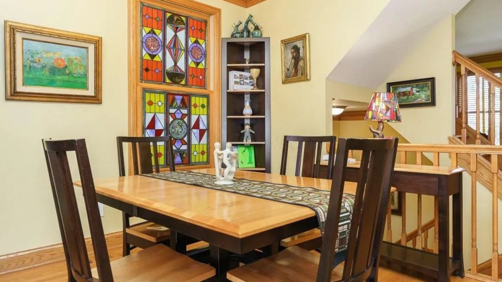 Artistic and Inviting Dining Space