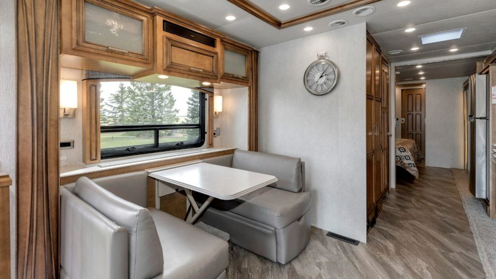 8 Tips for Decorating a Tiny House Like a Pro