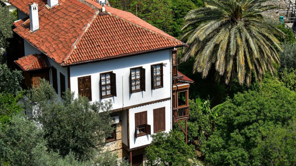 Why More Buyers Are Choosing Historic Homes Over New Builds
