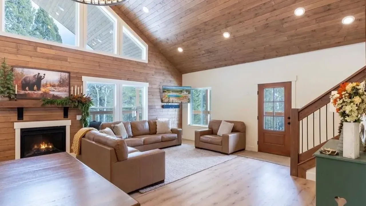 Discover Modern Comfort in This 6-Bedroom Cabin Nestled Among Towering Pine Trees Near Yellowstone! (Floor Plan Included)
