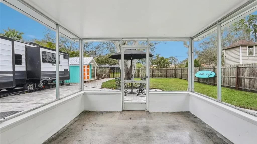 Explore This Small 728 Sq-Ft 2-Bedroom Mid-Century Modern Home in Dunedin, FL (Floor Plan Included)