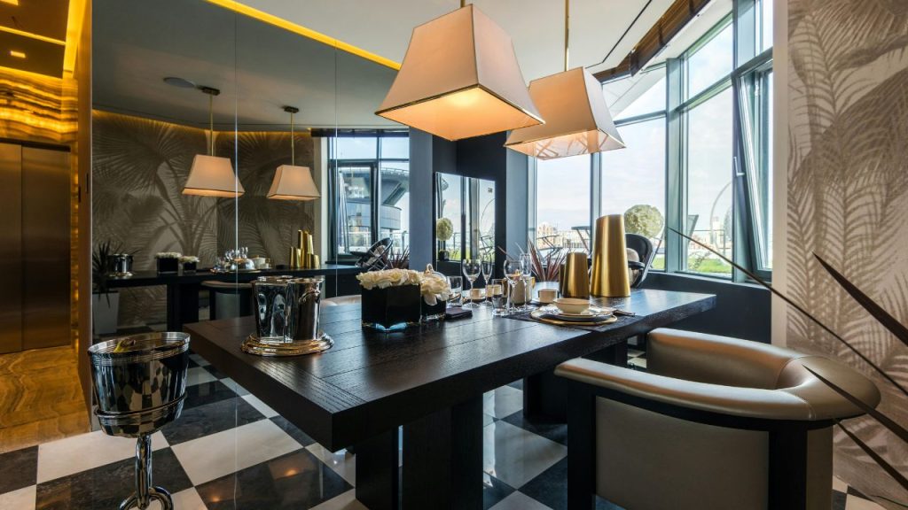 Playing with Mirrored Surfaces