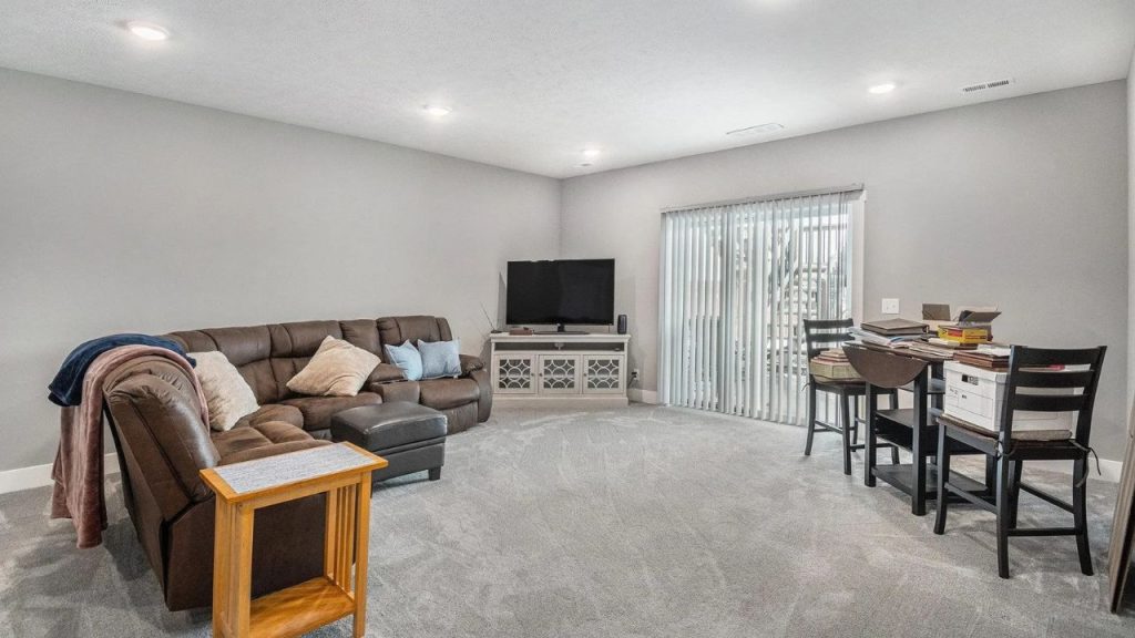 Spacious and Cozy Family Room