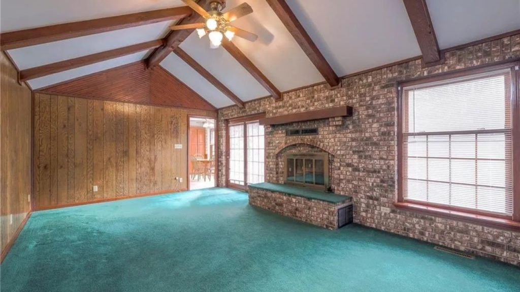 Cozy Vaulted Family Room