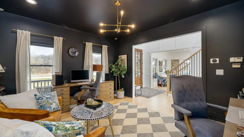 Modern Multi-Use Living Office Space