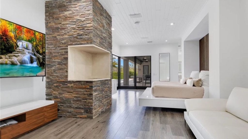 Airy Bedroom with Rustic Flair