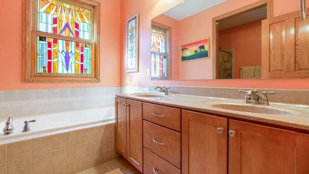 Vibrant Bathroom with Spa Touches