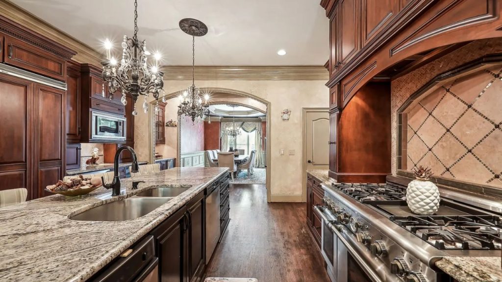 Gourmet Kitchen Luxury