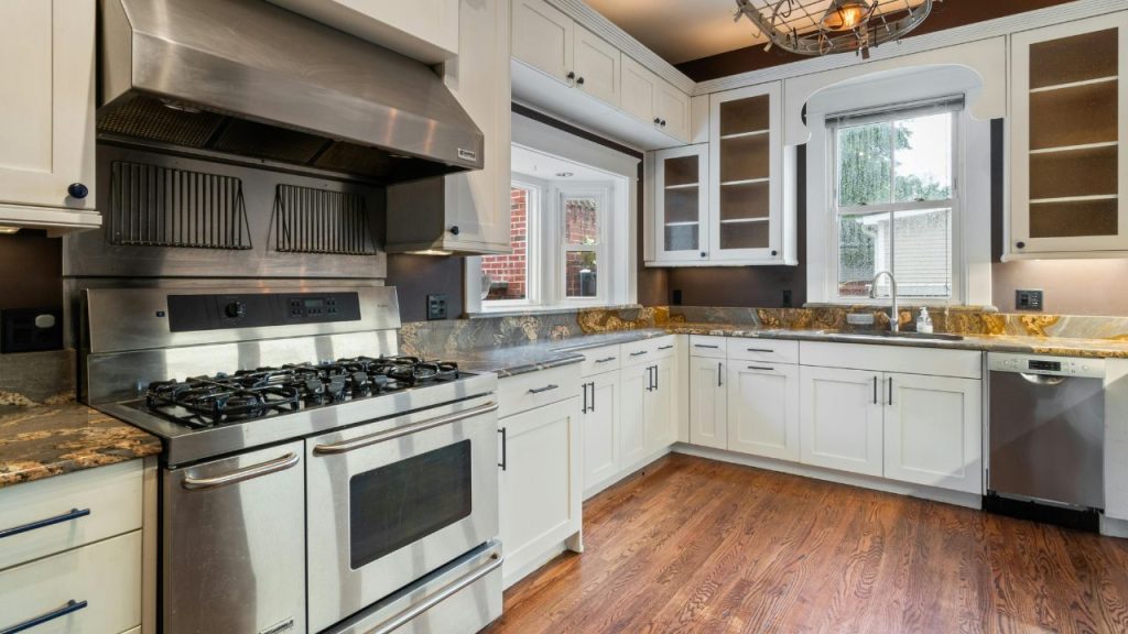 Gourmet Kitchens with Restaurant-Grade Equipment