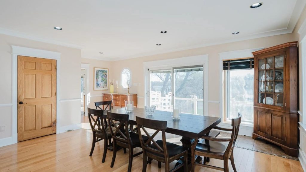 Bright Dining with Scenic Views