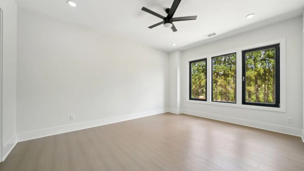 Versatile Room with Built-ins