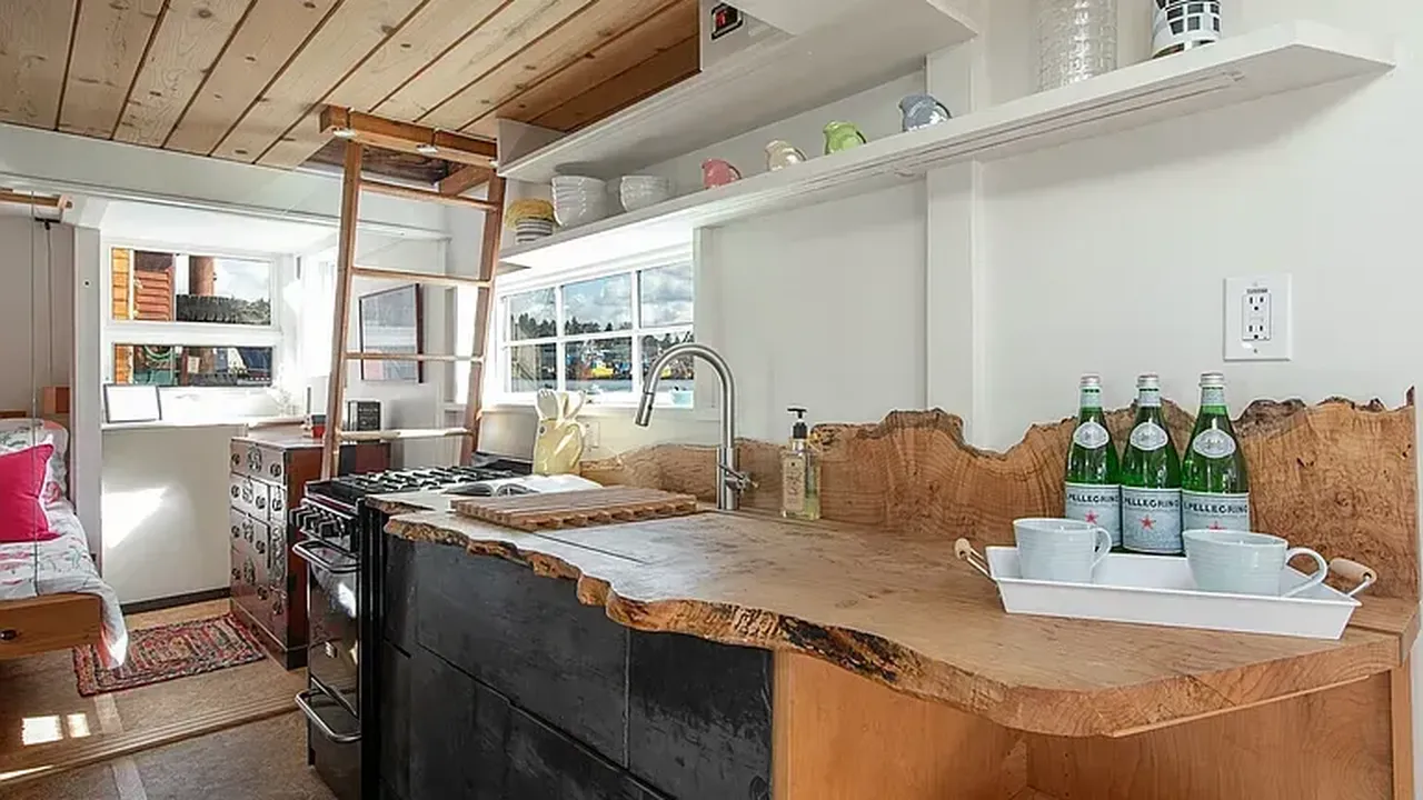 Tour This 1-Bedroom Floating Home with Upper Deck and Heated Floors in Seattle (Floor Plan Included)