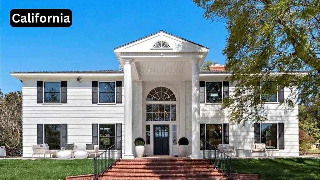 Inside 3 Timeless Colonial-Style Homes Bringing East Coast Charm to California