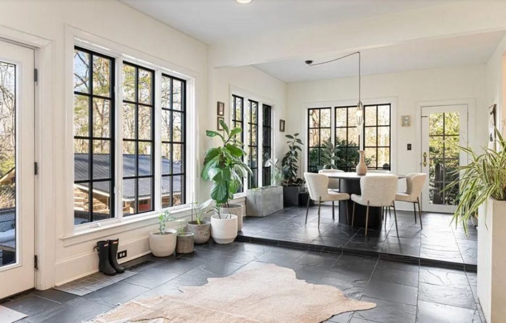breakfast nook