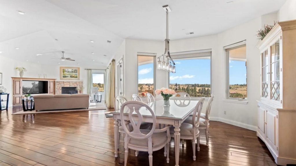 breakfast nook