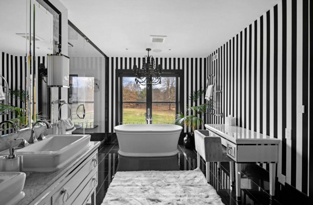 Black and White Bathroom