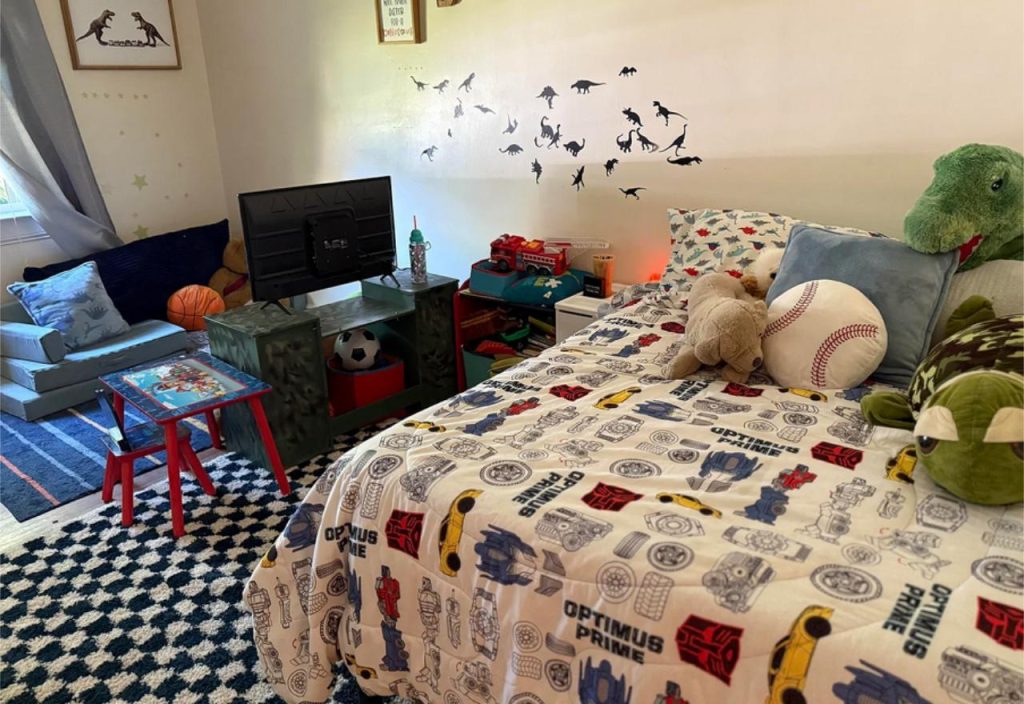 14.Playful and Fun Kids' Bedroom