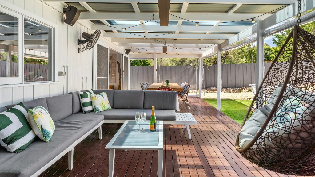 Outdoor deck