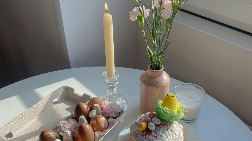 Antique-Style Easter Candles