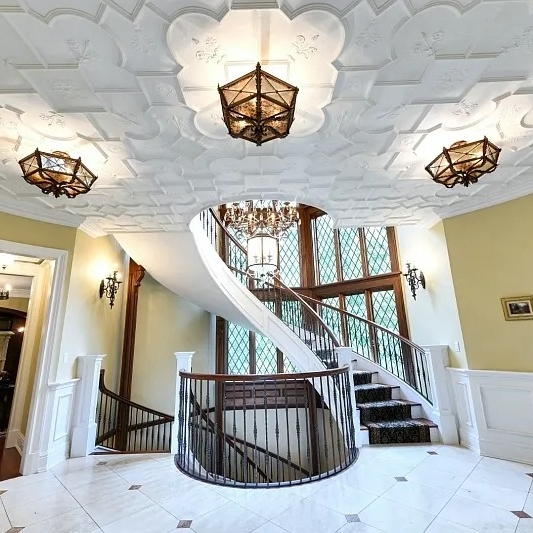 Foyer in Teresa Giudice and Luis Ruelas’ NJ Home