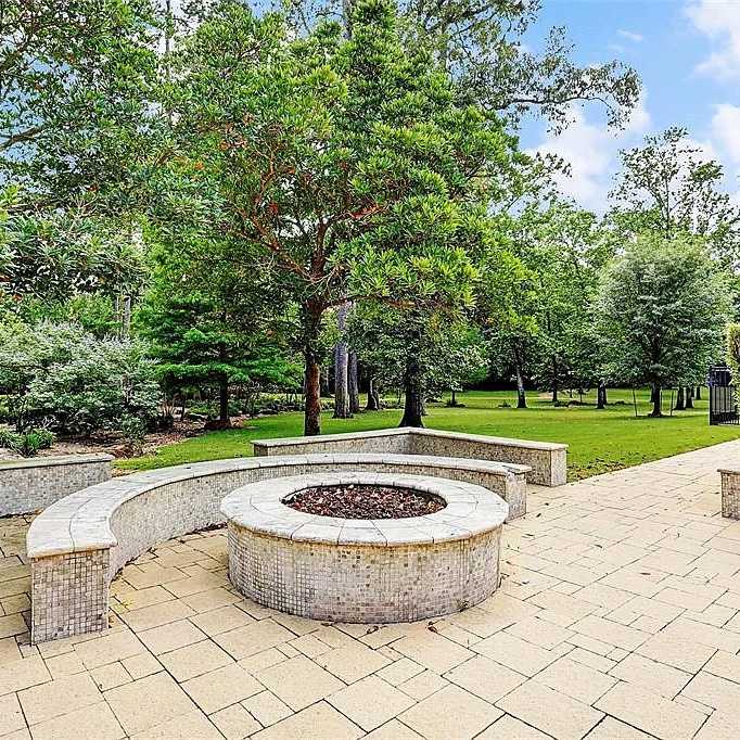 Outdoor Fire Pit of Adrian Peterson’s Former TX Home