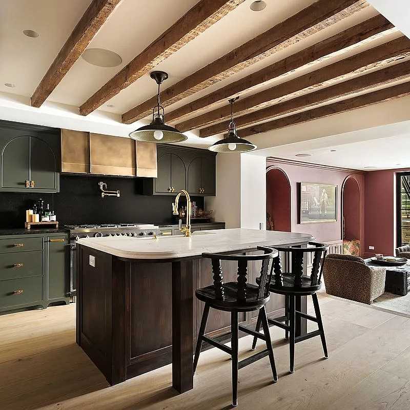 Kitchen in Ellen Barkin’s Former N.Y.C. Townhouse