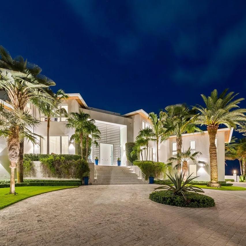 Grand Entrance of The Weeknd’s FL Home